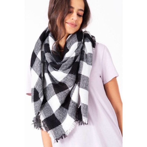 Check Blanket Scarf (Black/White Combo) - Picture 14 of 15